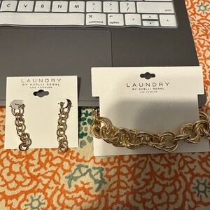 Laundry By Shelli Segal Thick Gold Chain Link Bracelet with Earrings